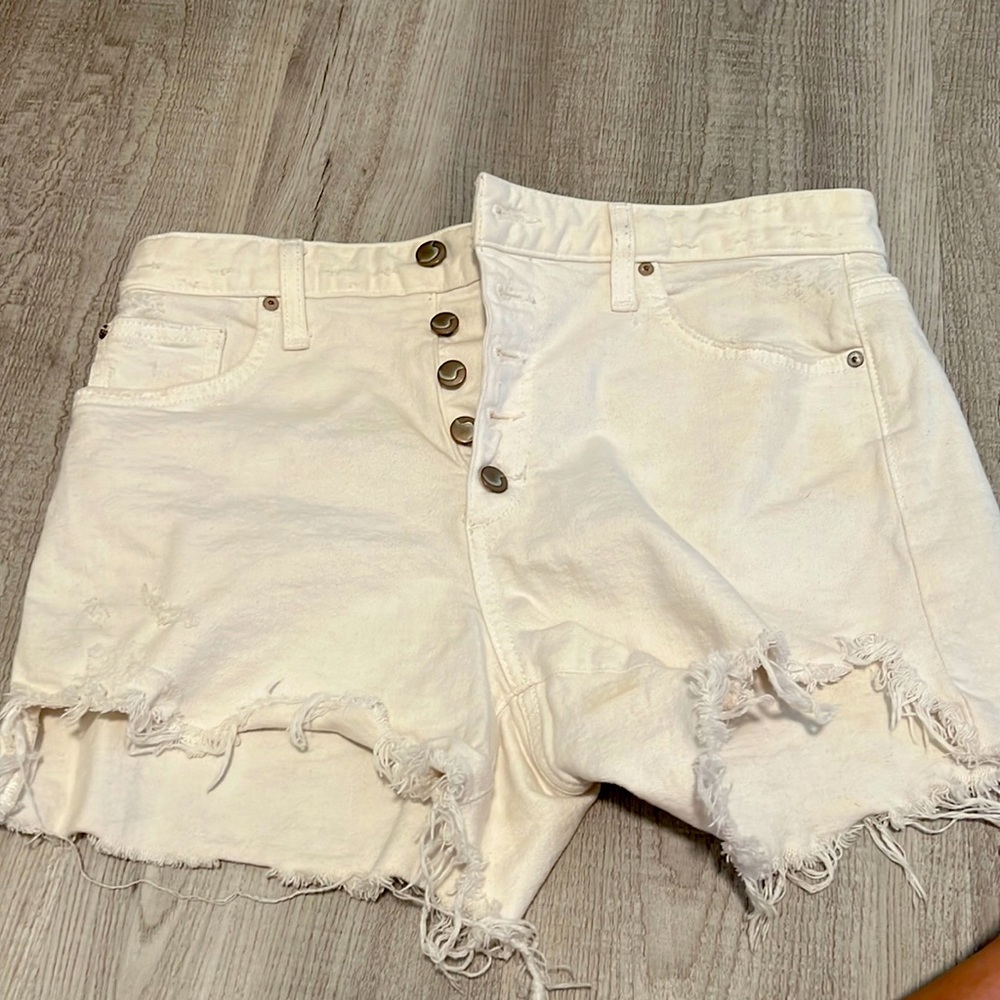 White high rise shorts